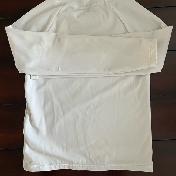 Girls rashguard size 5-6 - Picture 3 of 4